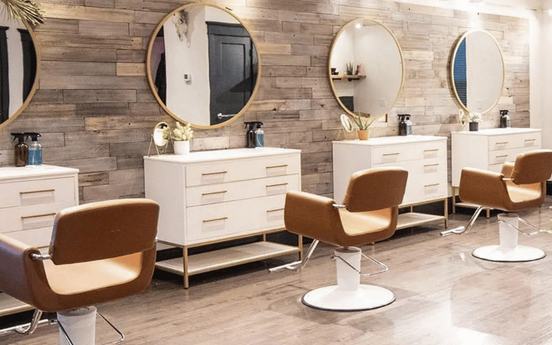 Modern Kuaför Salonları için Minimal Tasarımlı Koltuk Önerileri